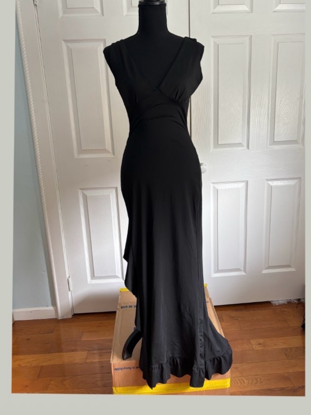 NWT Elegant Black V-Neck Women’s Maxi Dress